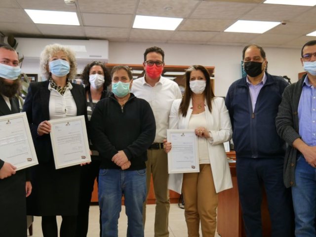 תעודות הוקורה למנהלי קופות החולים בערד קרדיט צילום עירית אשת מור