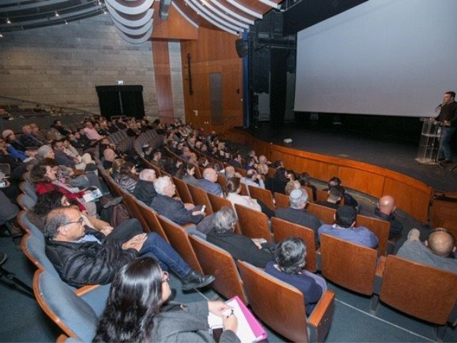 כנס שיתוף ציבור, שולחנות עגולים. צילום דיאגו מיטלברג