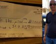 אמג'ד אבו גית. צ'ק פתוח 23000 שקלים. צילום: פרטי