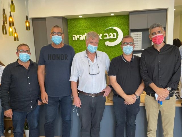 קרדיט צבי תקשורת