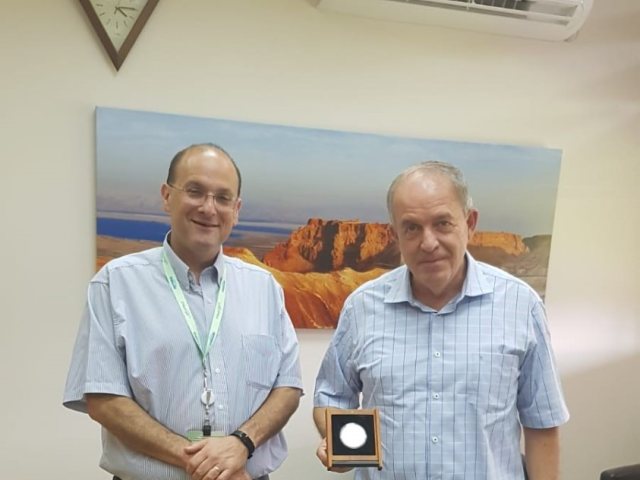 מנור וקודש | צילום: באדיבות אדמה מכתשים