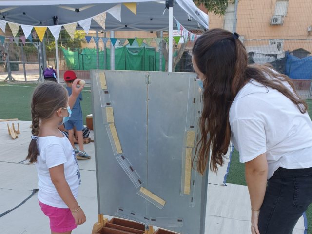 משחקי חשיבה ואסטרטגיה ב'סיגלית' צילום: עמידר 