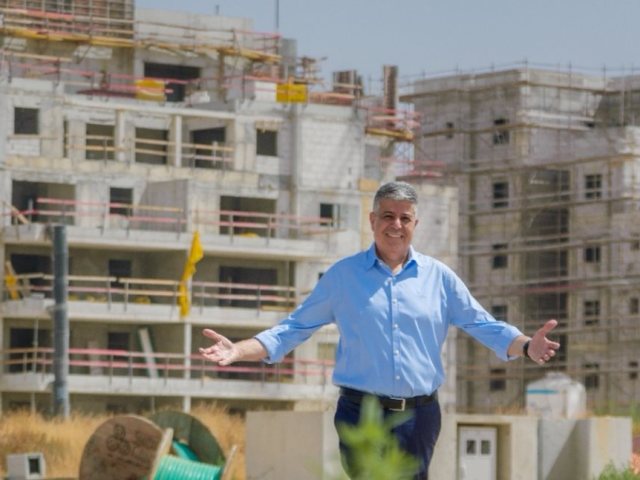 ראש עיריית אופקים איציק דנינו | צילום: אדי ישראל 