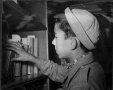 ספריית הילדים, יאיר דמרי בן 12 מתוניס | צלם: זולטן קלוגר. הארכיון הציוני המרכזי