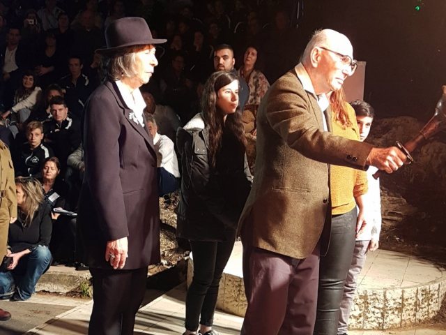 פרופ' (אמריטוס) שאול לדני בעת הדלקת המשואה | צילום: יח"צ
